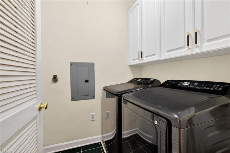 Photo 19 of 28 residential for sale in Virginia Beach virginia
