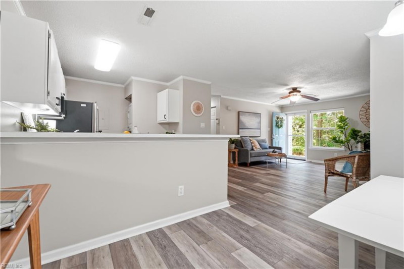 Photo 12 of 32 residential for sale in Virginia Beach virginia