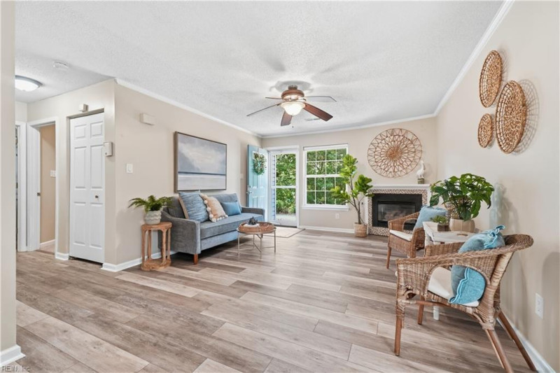 Photo 2 of 32 residential for sale in Virginia Beach virginia