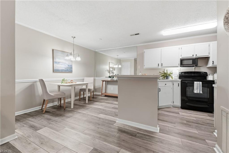 Photo 8 of 32 residential for sale in Virginia Beach virginia