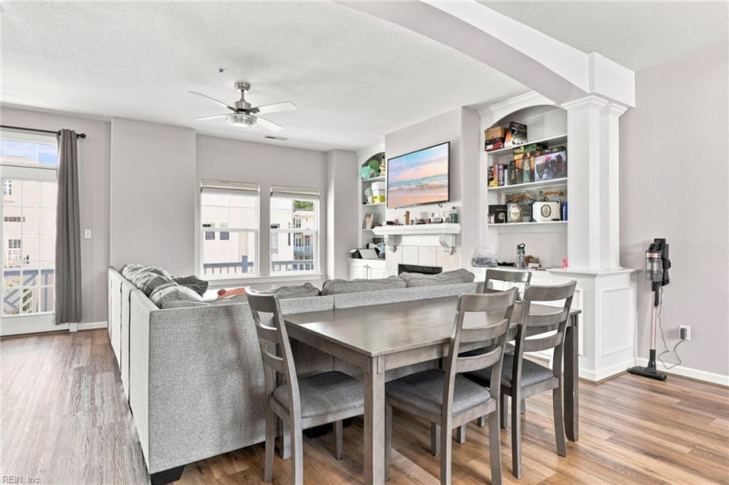 Photo 14 of 35 residential for sale in Virginia Beach virginia