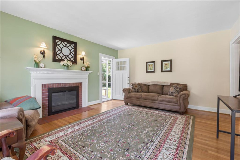 Photo 3 of 36 residential for sale in Hampton virginia Photo 3 of 36 residential for sale in Hampton virginia
