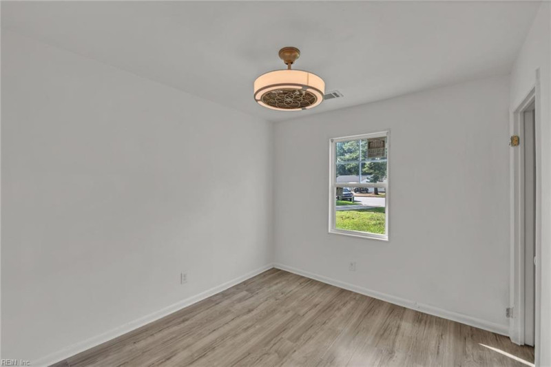 Photo 33 of 50 residential for sale in Portsmouth virginia Photo 33 of 50 residential for sale in Portsmouth virginia