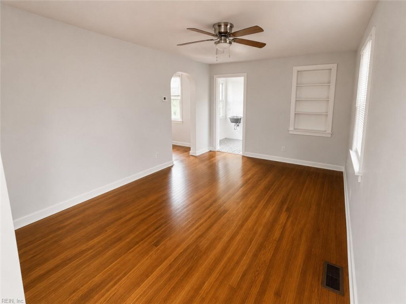Photo 3 of 20 residential for sale in Norfolk virginia