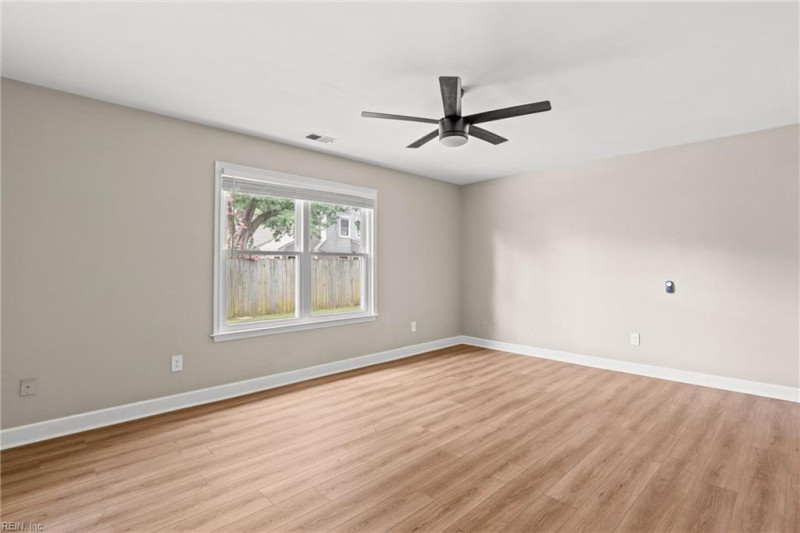 Photo 11 of 22 residential for sale in Virginia Beach virginia