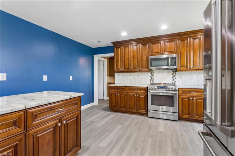 Photo 11 of 46 residential for sale in Poquoson virginia
