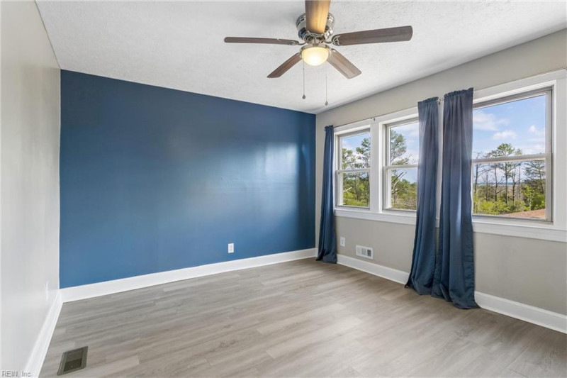 Photo 33 of 46 residential for sale in Poquoson virginia