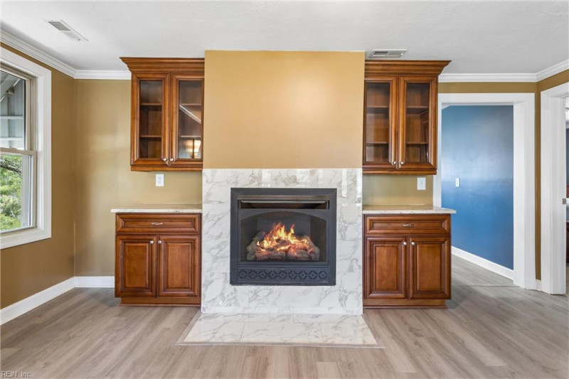 Photo 8 of 46 residential for sale in Poquoson virginia