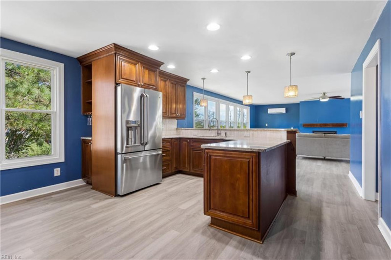 Photo 9 of 46 residential for sale in Poquoson virginia