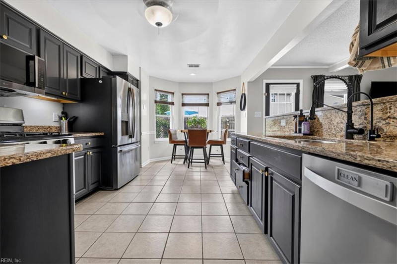 Photo 10 of 47 residential for sale in Virginia Beach virginia