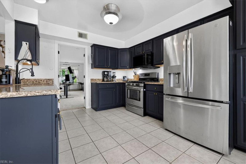 Photo 15 of 47 residential for sale in Virginia Beach virginia