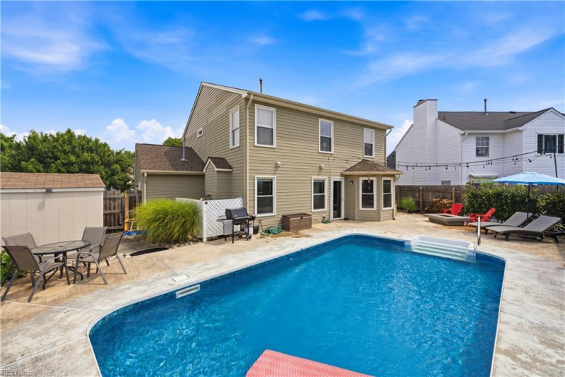 Photo 4 of 47 residential for sale in Virginia Beach virginia