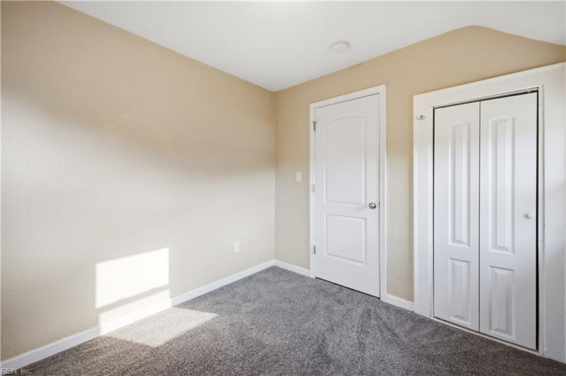 Photo 11 of 20 residential for sale in Portsmouth virginia