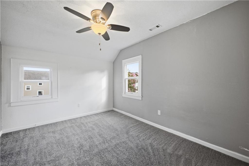 Photo 12 of 20 residential for sale in Portsmouth virginia