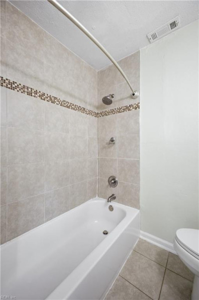 Photo 17 of 20 residential for sale in Portsmouth virginia