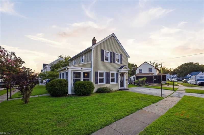 Photo 18 of 20 residential for sale in Portsmouth virginia