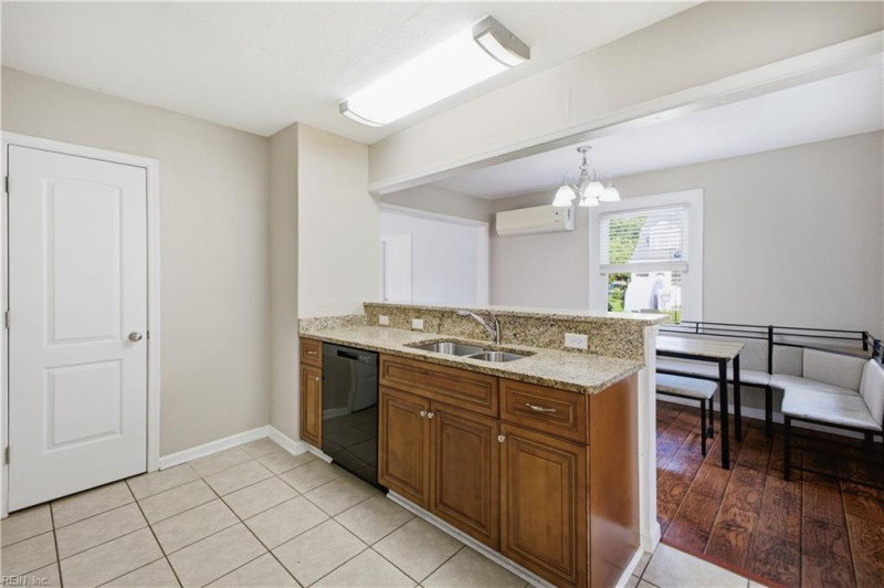 Photo 5 of 20 residential for sale in Portsmouth virginia