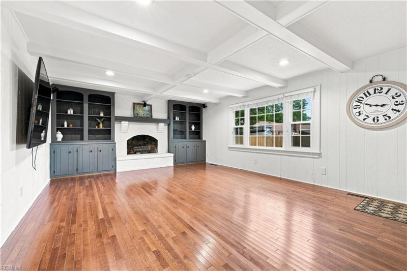 Photo 12 of 30 residential for sale in Virginia Beach virginia