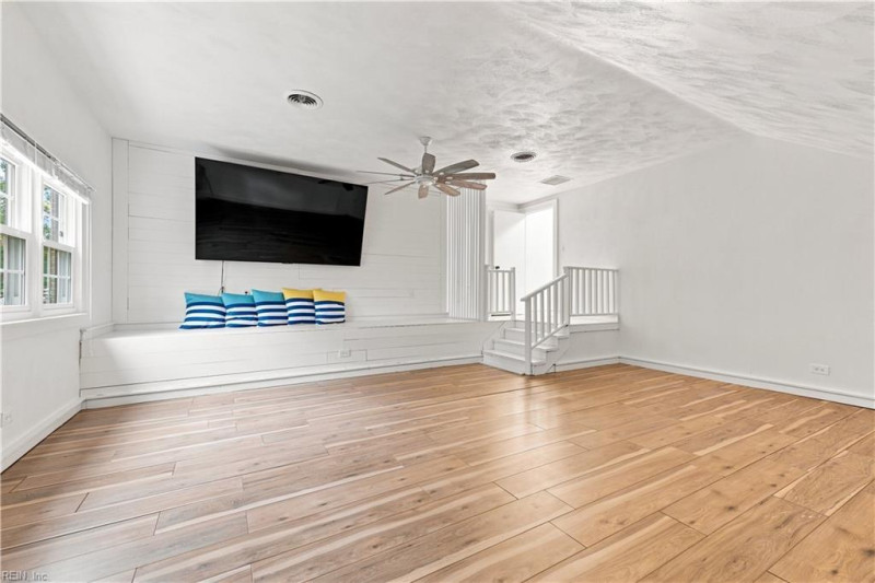 Photo 16 of 30 residential for sale in Virginia Beach virginia