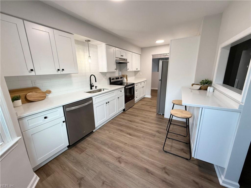 Photo 9 of 18 residential for sale in Virginia Beach virginia