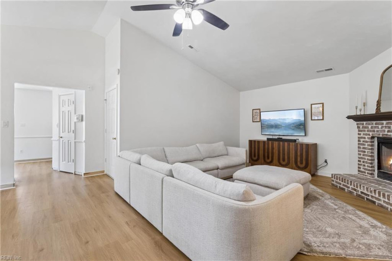 Photo 11 of 50 residential for sale in Virginia Beach virginia