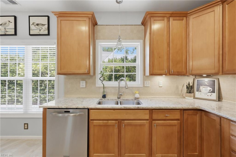 Photo 25 of 47 residential for sale in Virginia Beach virginia
