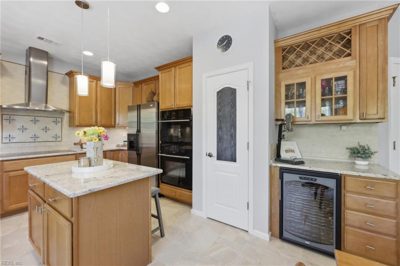 Photo 3 of 47 residential for sale in Virginia Beach virginia