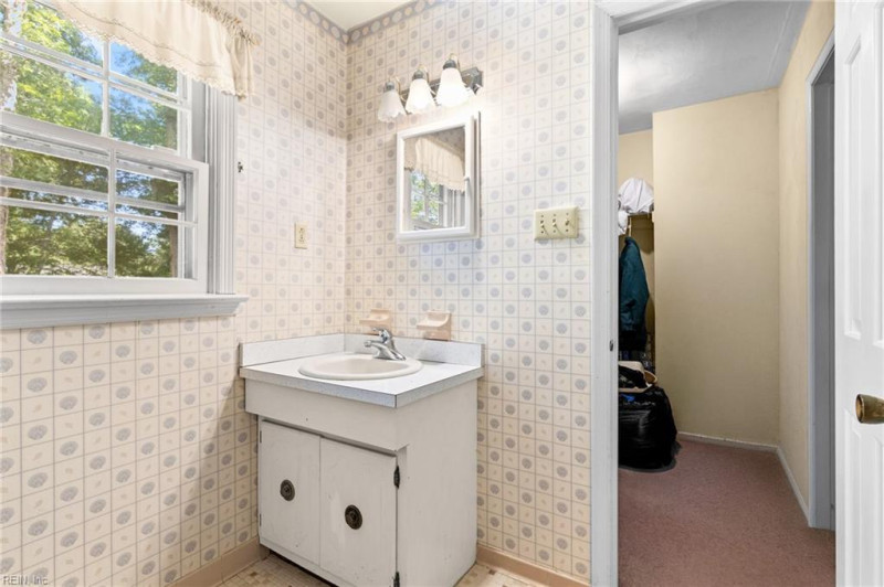 Photo 25 of 35 residential for sale in Virginia Beach virginia