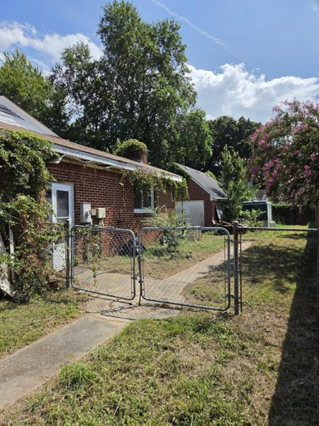 Photo 2 of 2 residential for sale in Chesapeake virginia