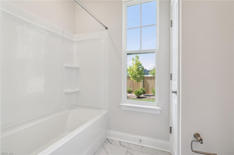 Photo 10 of 25 residential for sale in Chesapeake virginia