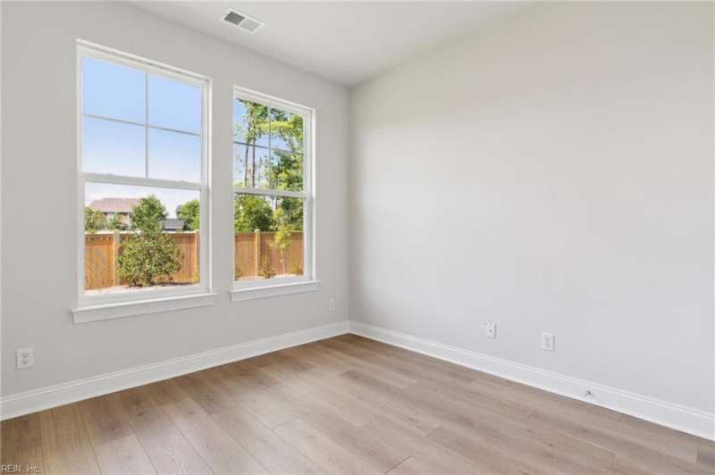 Photo 11 of 25 residential for sale in Chesapeake virginia