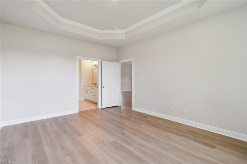 Photo 14 of 25 residential for sale in Chesapeake virginia