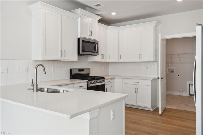 Photo 2 of 25 residential for sale in Chesapeake virginia