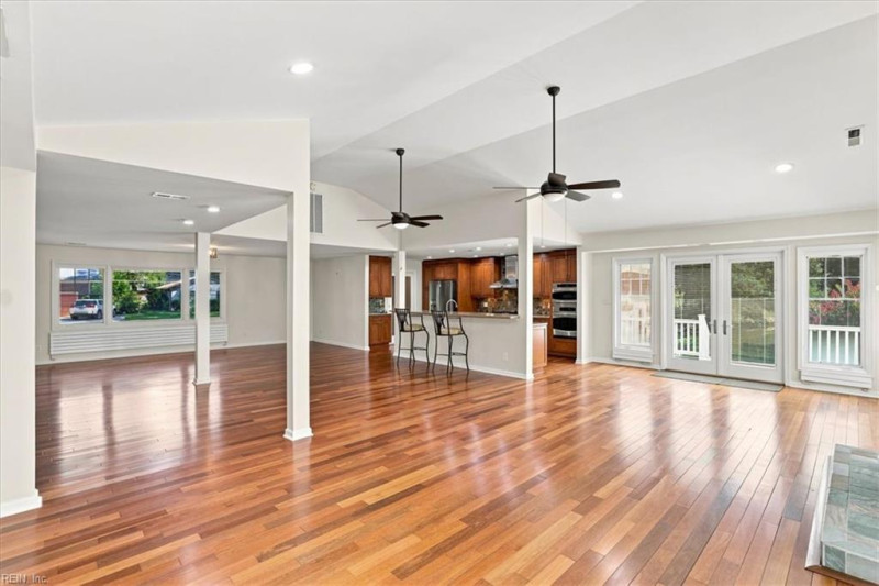 Photo 4 of 49 residential for sale in Virginia Beach virginia