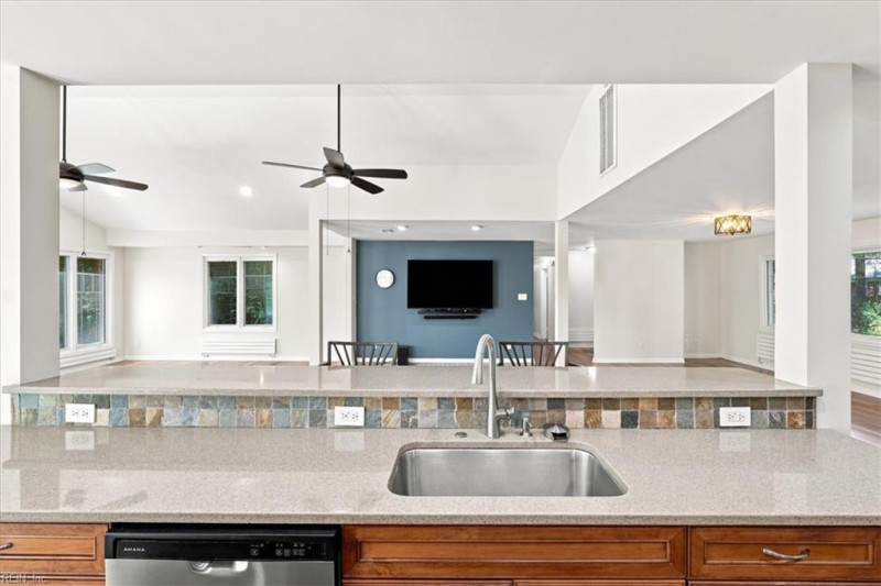 Photo 9 of 49 residential for sale in Virginia Beach virginia