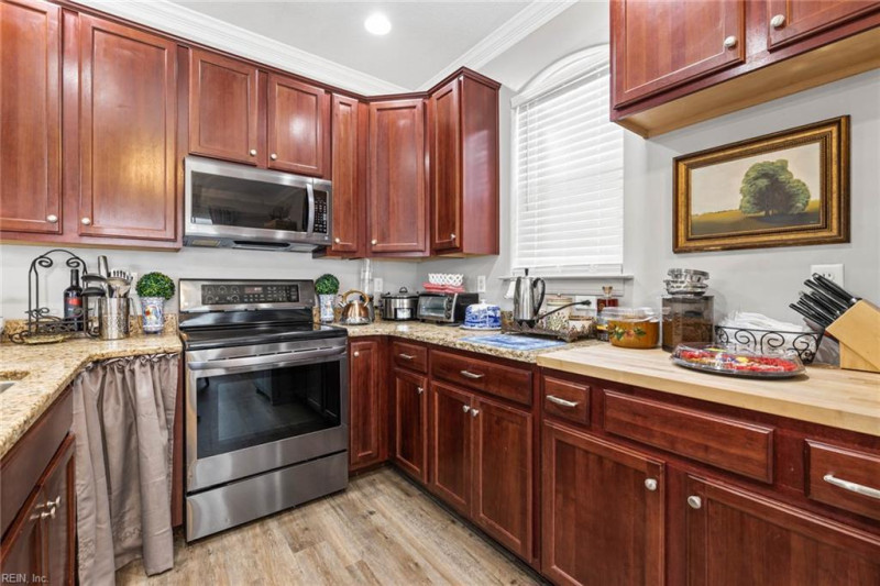 Photo 16 of 44 residential for sale in Virginia Beach virginia
