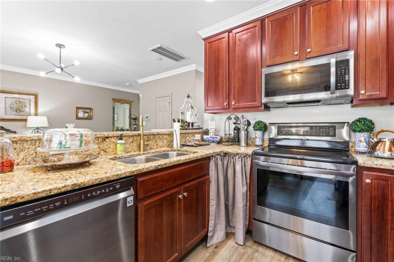 Photo 18 of 44 residential for sale in Virginia Beach virginia
