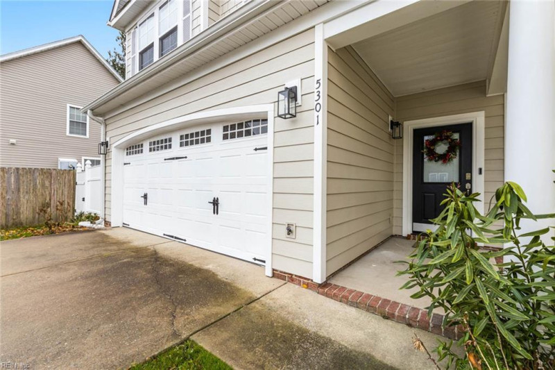 Photo 3 of 44 residential for sale in Virginia Beach virginia