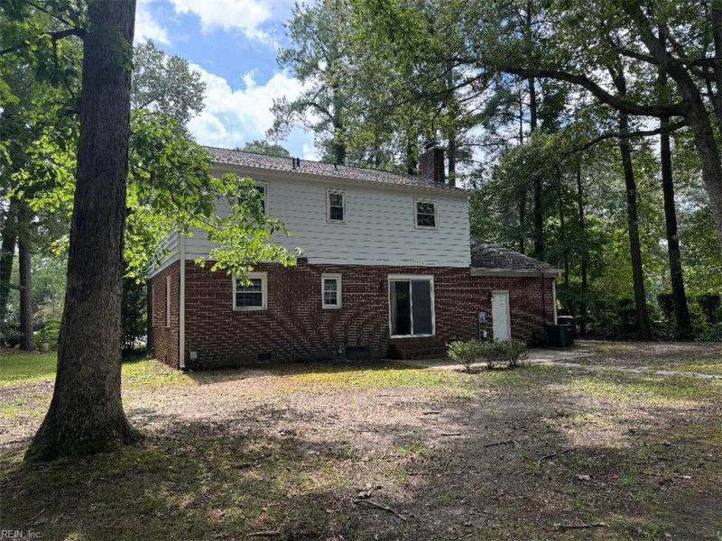 Photo 2 of 12 residential for sale in York County virginia
