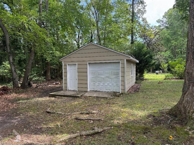 Photo 3 of 12 residential for sale in York County virginia