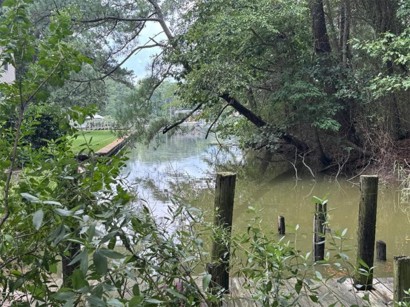 Photo 4 of 12 residential for sale in York County virginia