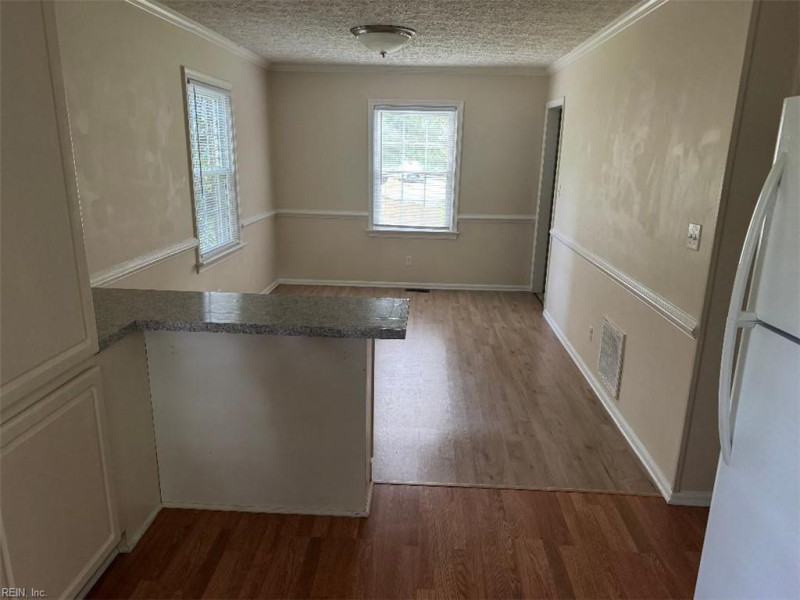 Photo 6 of 12 residential for sale in York County virginia