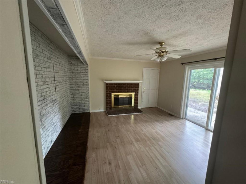 Photo 7 of 12 residential for sale in York County virginia