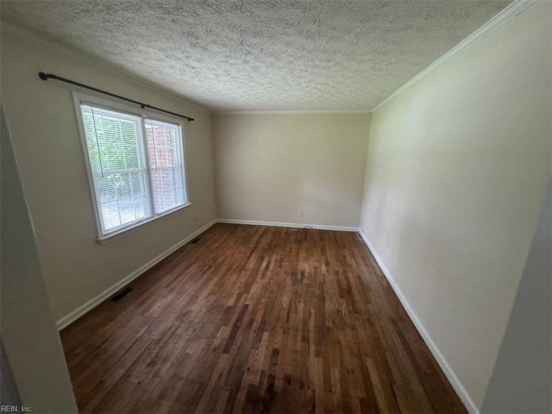Photo 8 of 12 residential for sale in York County virginia