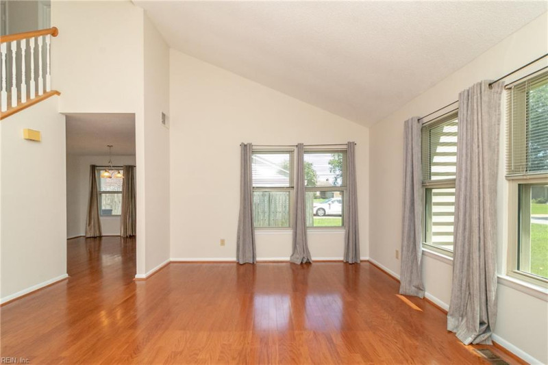 Photo 12 of 49 residential for sale in Virginia Beach virginia
