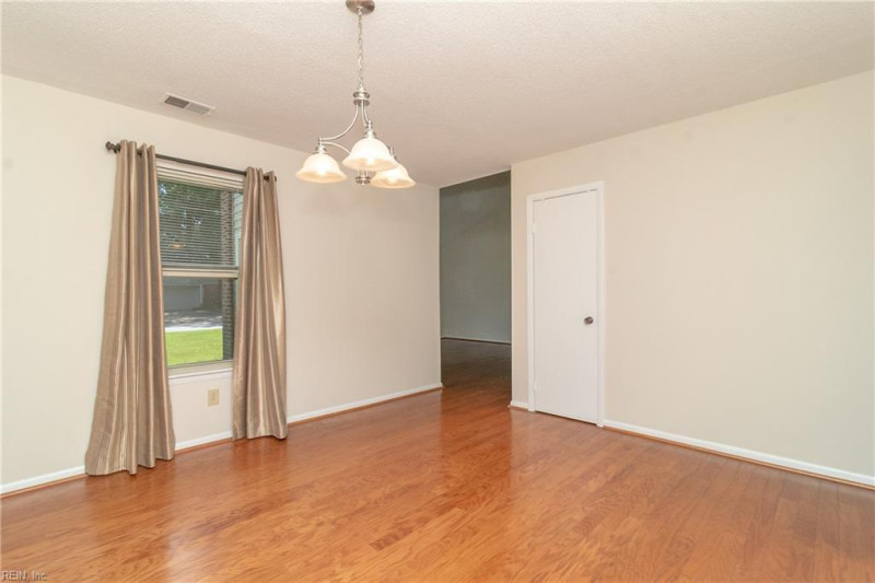 Photo 15 of 49 residential for sale in Virginia Beach virginia