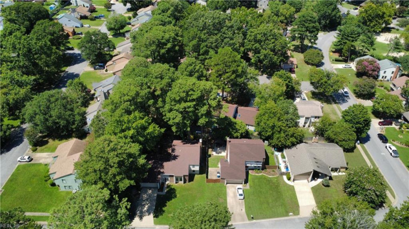 Photo 4 of 49 residential for sale in Virginia Beach virginia