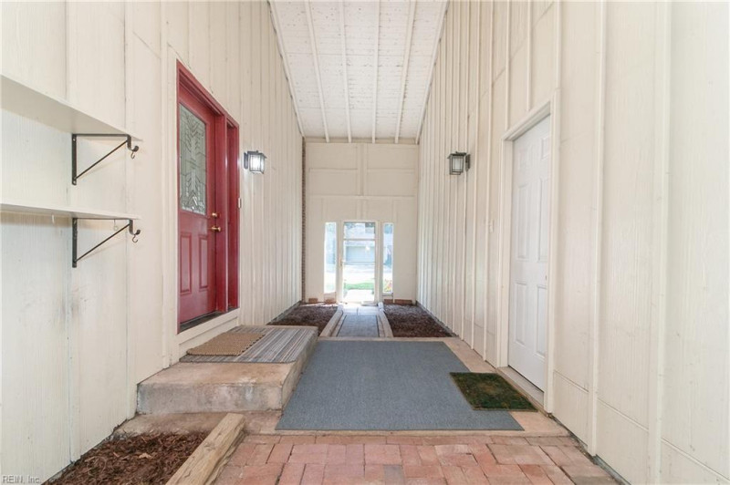 Photo 5 of 49 residential for sale in Virginia Beach virginia