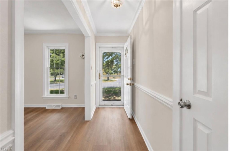 Photo 4 of 28 residential for sale in Chesapeake virginia