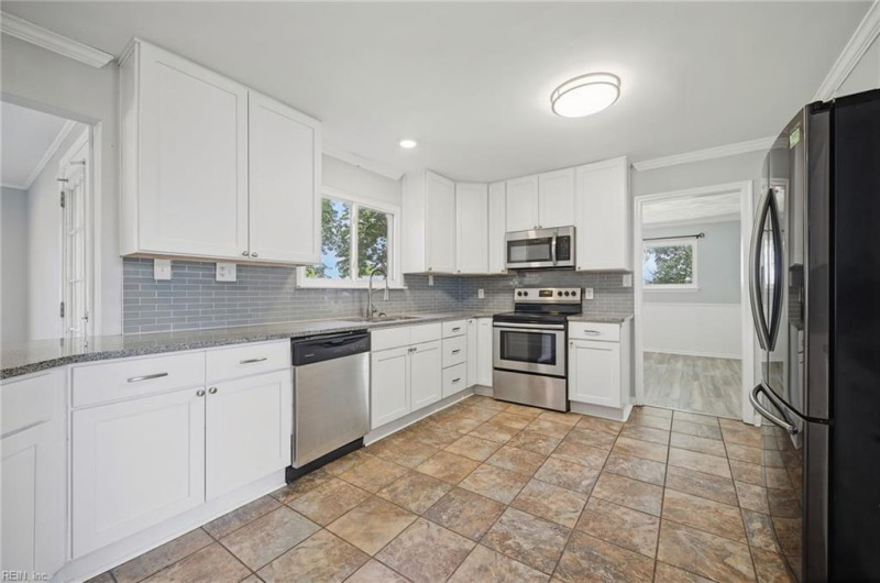 Photo 10 of 43 residential for sale in Virginia Beach virginia